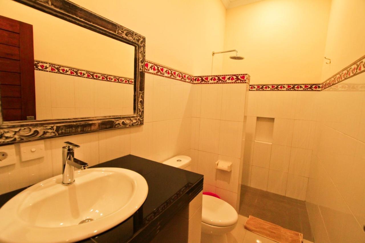 อวัน บาหลี เฮาส์ Hotel อูบุด ภายนอก รูปภาพ
